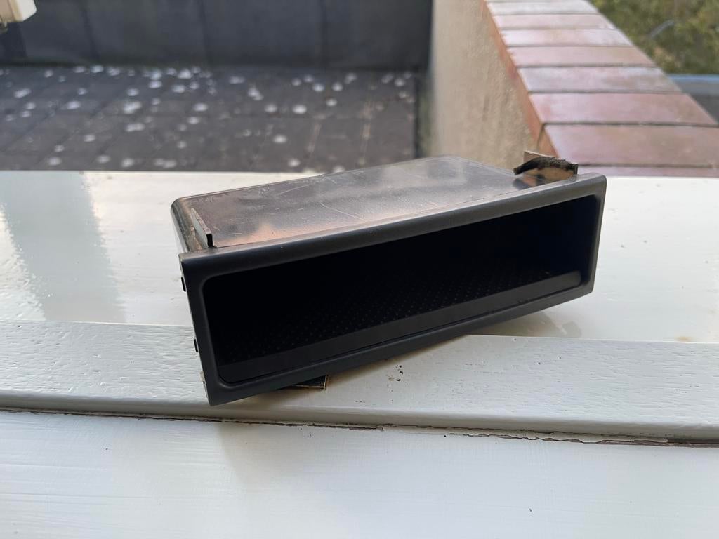 1 DIN inbouwbakje voor radio Volvo V40, Ophalen of Verzenden, Gebruikt