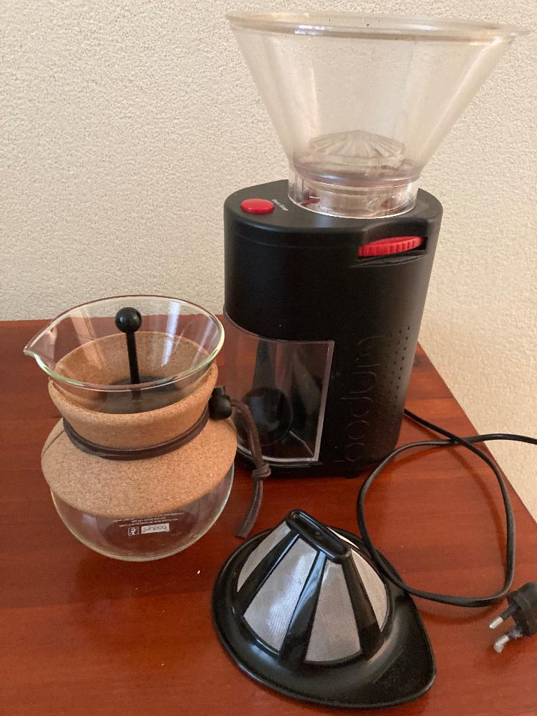 Bodum cafetière met filter en Bodum elektrische koffiemolen, Overige modellen, Overige typen, Ophalen of Verzenden, Zo goed als nieuw