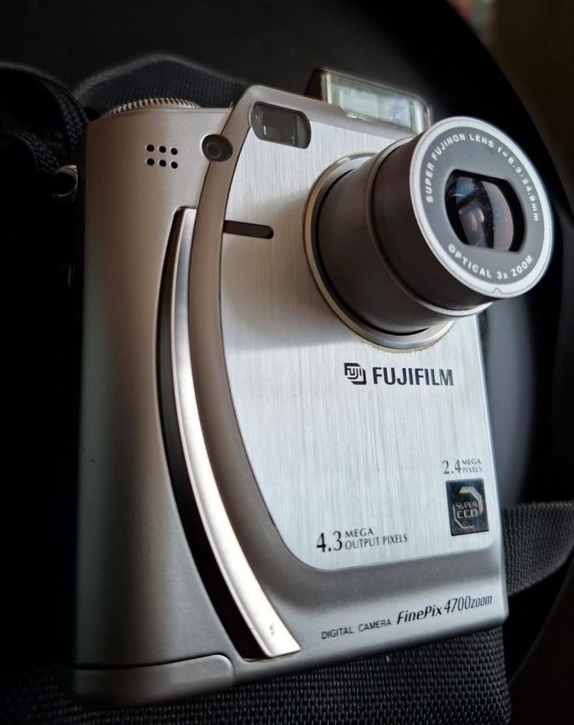 Fujifilm FinePix 4700 Zoom Digitale Camera - Zilver, Compact, Ophalen of Verzenden, Zo goed als nieuw, 4 Megapixel