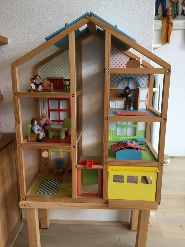 Poppenhuis & popjes & meubels ( in Hilversum ), Kinderen en Baby's, Speelgoed | Poppenhuizen, Ophalen, Gebruikt, Poppenhuis