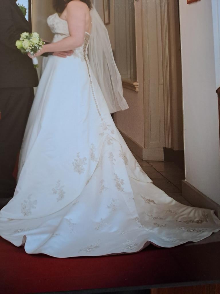 Bruidsjurk met vetersluiting - Tweedehands, Ophalen of Verzenden, Gedragen, Wit, Trouwjurk