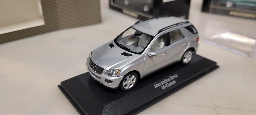 Minichamps Mercedes ML  W164, Ophalen of Verzenden, Zo goed als nieuw, Auto, MiniChamps