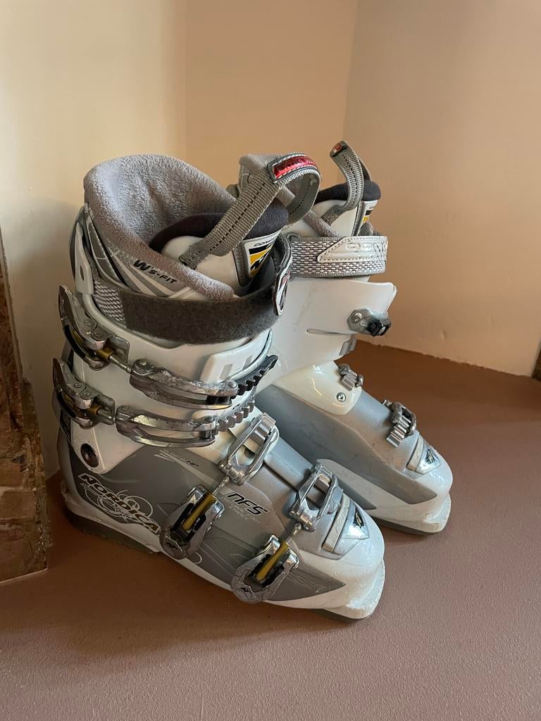 Skischoenen Nordica NF5 maat 39 (250-255), 160 tot 180 cm, Gebruikt, Schoenen, Ophalen of Verzenden