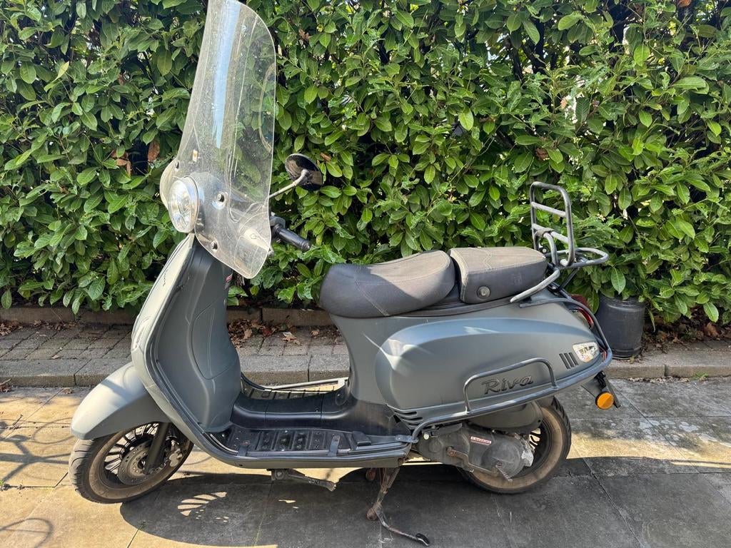 Scooter merk Riva, Ophalen, Gebruikt, Benzine
