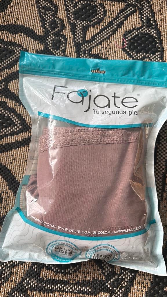 Fajate colombia drukpak maat s/m, Kleding | Dames, Ondergoed en Lingerie, Ophalen of Verzenden, Beige, Body of Korset