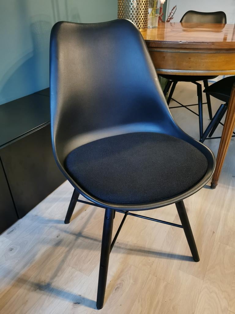 Kuipstoel/ eetstoel zwart, Huis en Inrichting, Stoelen, Zo goed als nieuw, Hout, Kunststof, Metaal, Zwart, Ophalen