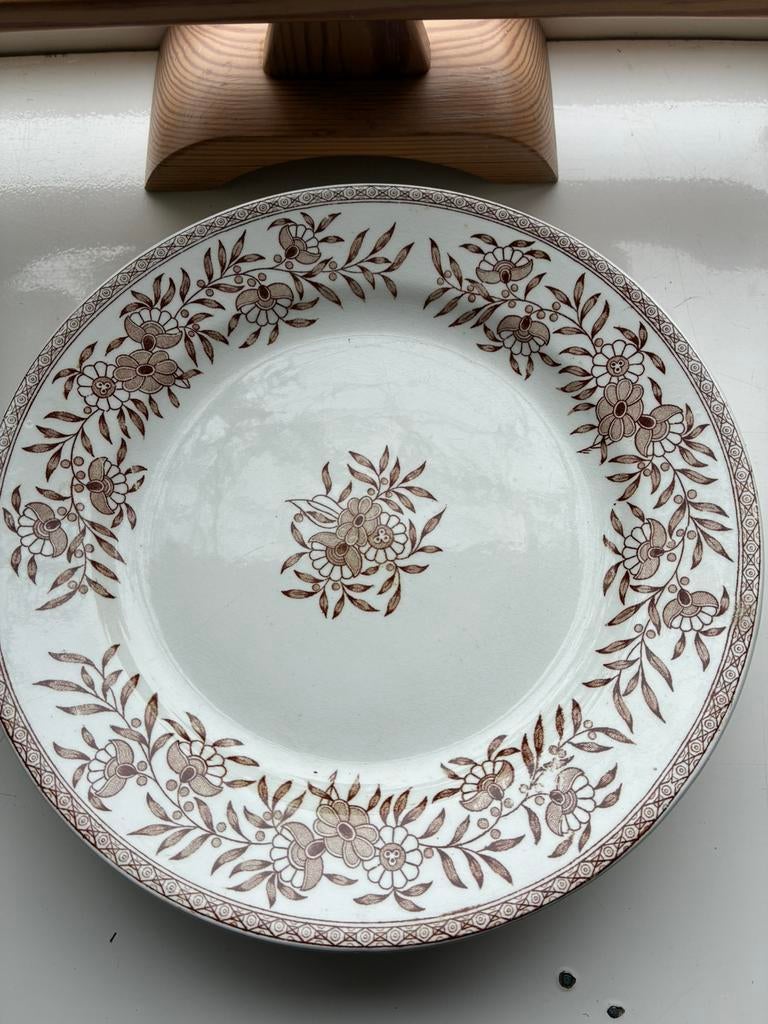 5 oude brocante Maastrichter diner borden, Ophalen of Verzenden