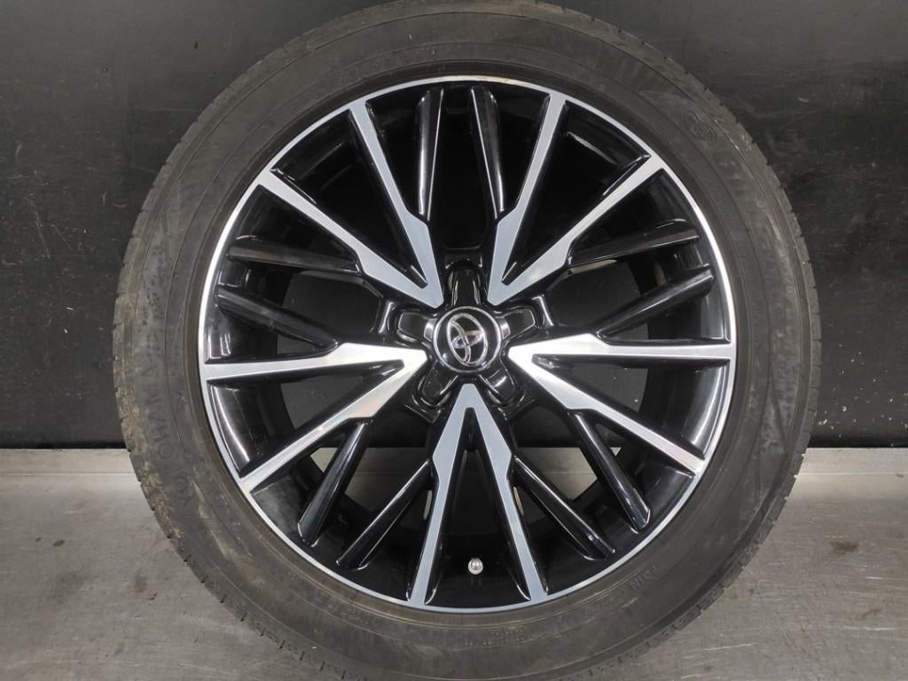 Velgen set + banden Toyota C-HR ( 225-50-R18 ), 18 inch, Gebruikt, Banden en Velgen, Ophalen of Verzenden