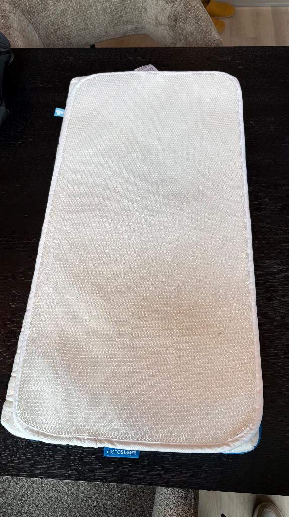 Aerosleep matras en toppertje voor wieg, Ophalen, Zo goed als nieuw, Minder dan 140 cm, Matras
