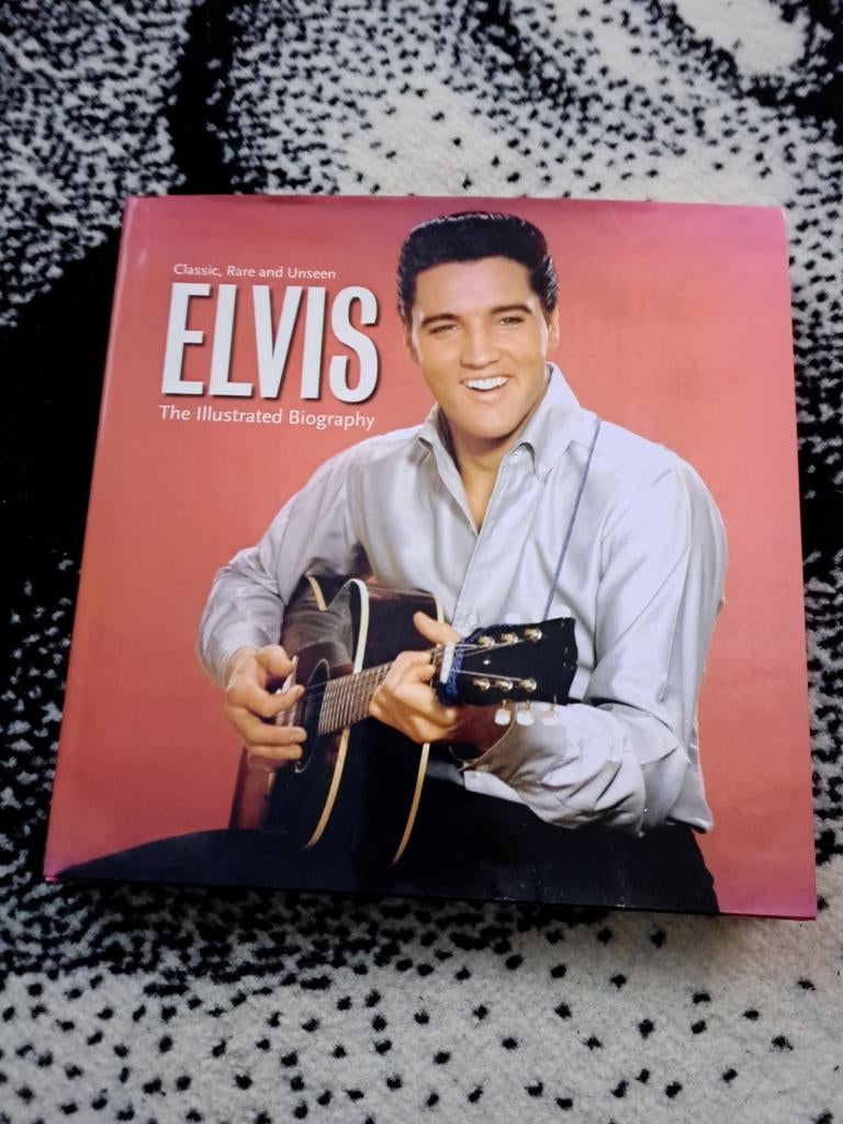 Elvis boek, Ophalen of Verzenden, Zo goed als nieuw, Film, Tv en Media