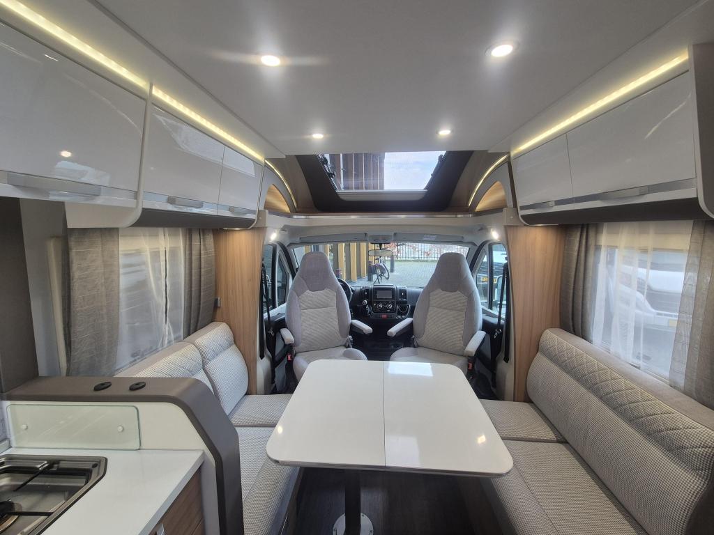 Adria Matrix Plus 670 DL face to face, Caravans en Kamperen, Campers, Fiat, Afzuigkap, Bedrijf, Adria