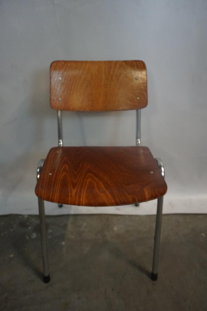 Stapelbare stoelen houten schoolstoelen, Ophalen, Gebruikt, Bruin, Vijf, Zes of meer stoelen