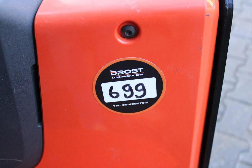 Toyota SWE080L stapelaar elektrische met pompwagen functie, Zakelijke goederen, Machines en Bouw | Heftrucks en Intern transport