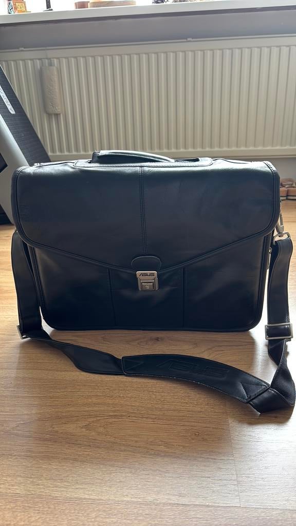 Asus Laptop tas, 40x33x10cm, verschillende vakken, Ophalen of Verzenden, 17 inch of meer, Zo goed als nieuw, Aktetas
