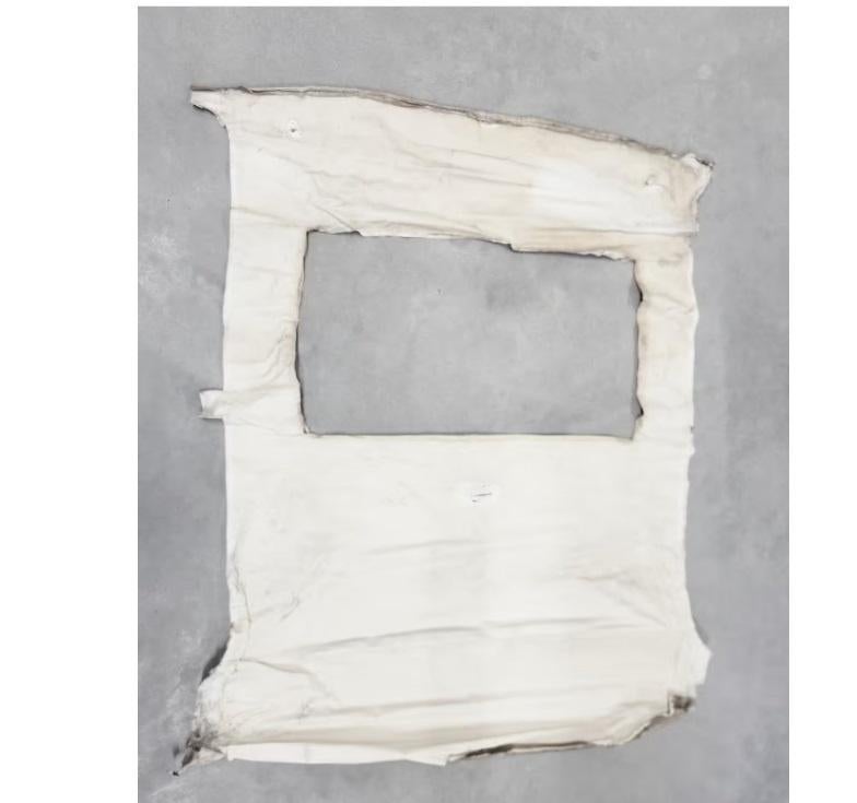 Hoes 204 Peugeot 404 luchtroostertje voor dashboard paravane, Ophalen