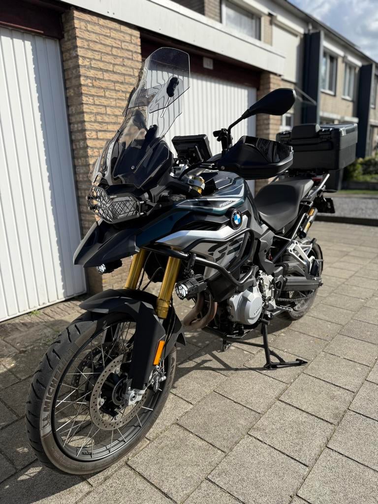 BMW F850GS | AKRA | KOFFERS | CARPLAY | KEYLESS | VOL OPTIE!, Motoren, 2 cilinders, Motorrijbewijs A, Handvatverwarming, Particulier