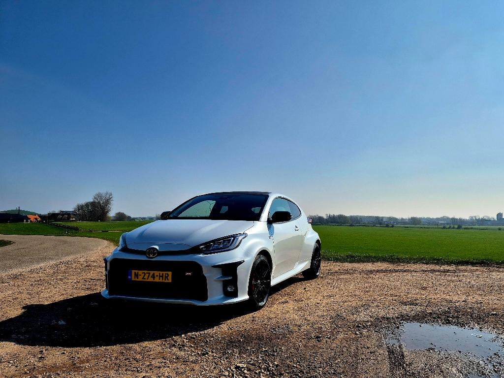 Toyota GR Yaris 261pk 2021 circuit pack - Torsen - garantie, Auto's, 13 km/l, 1618 cc, Zwart, 4 stoelen