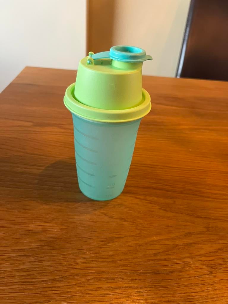 Tupoerware maatbeker shaker, Ophalen of Verzenden, Zo goed als nieuw, Overige typen