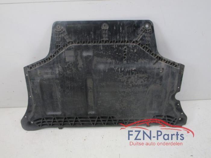 VW Passat B8 Bodemplaat Motorzijde, Auto-onderdelen, Overige Auto-onderdelen, Gebruikt, Ophalen of Verzenden