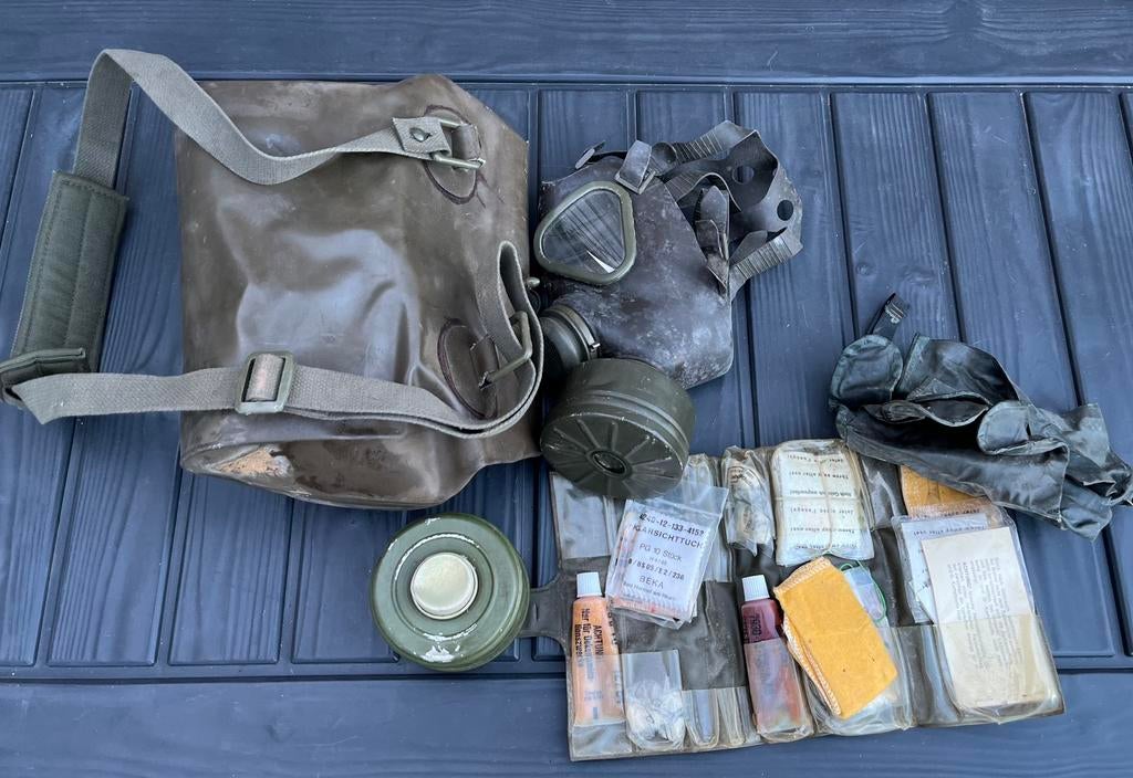 Dräger M65 gasmasker compleet in tas met toebehoren, Ophalen of Verzenden, Landmacht, Duitsland, Overige typen