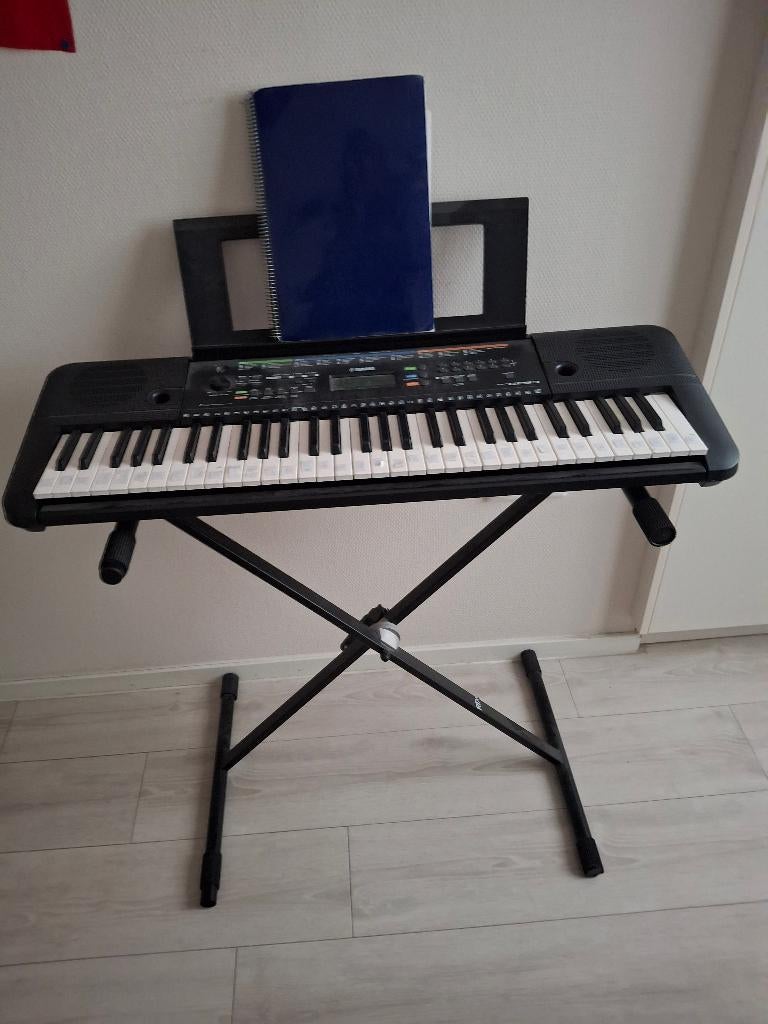 Keyboard Yamaha, Muziek en Instrumenten, Ophalen, Yamaha, Met standaard, 61 toetsen
