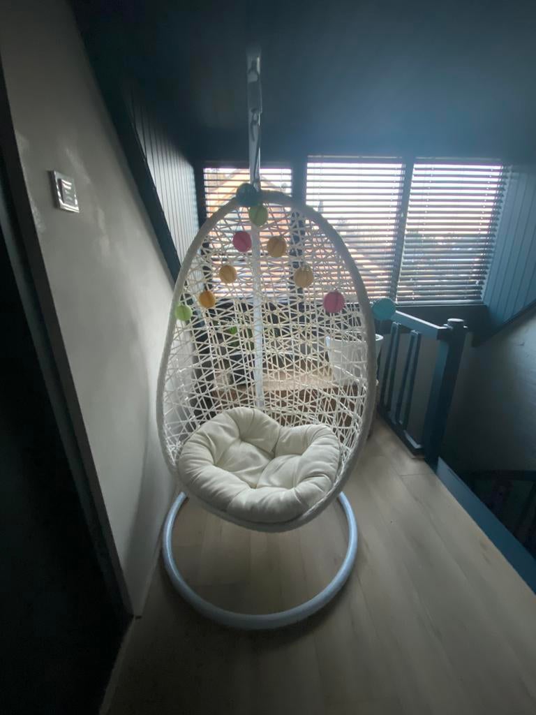 Witte ei stoel met standaard en lampion, Xenos, ø104x200 cm, Ophalen, Gebruikt, Wit, Cozy