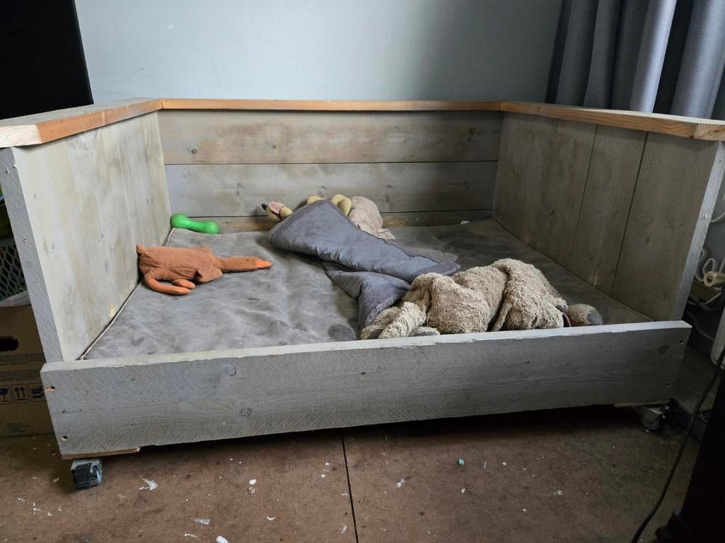 Stijger houten hondenmand/bed  of werpkist groot formaat, Dieren en Toebehoren, Hondenmanden, Ophalen, Gebruikt, Overige