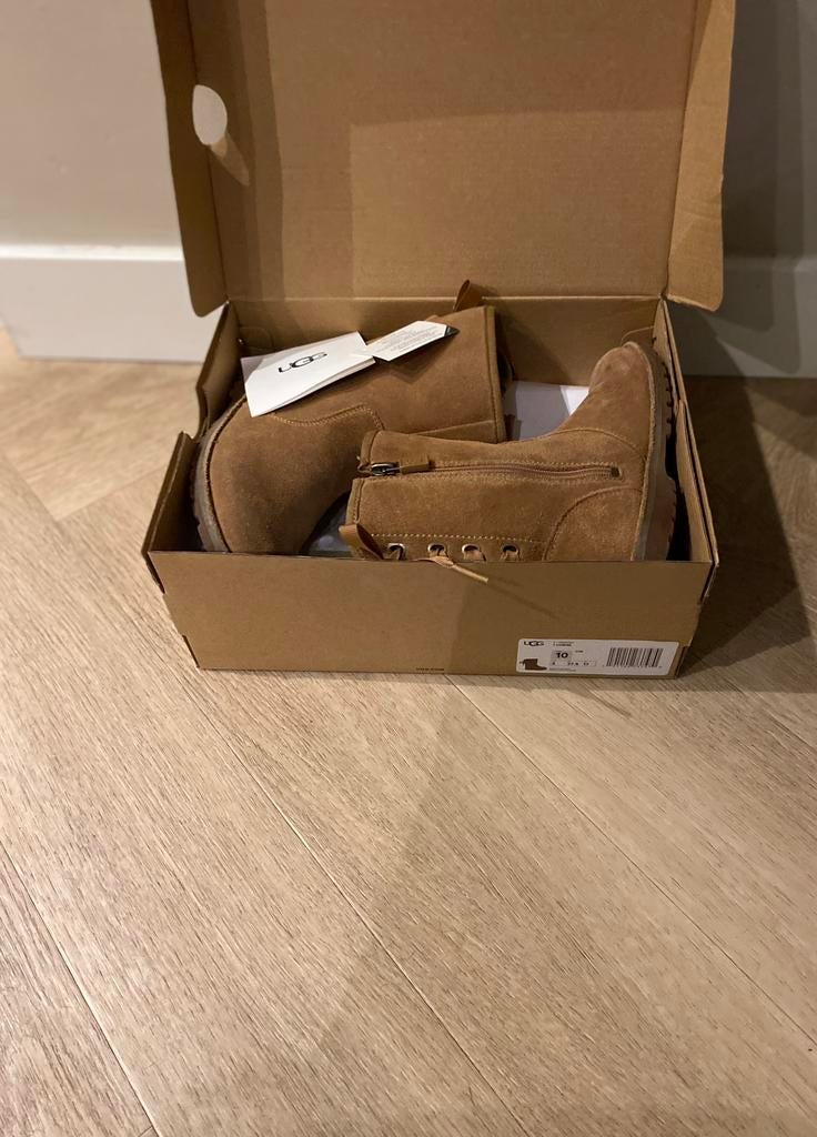 Mooie UGGS laarsjes type Corene maat 27,5, Gebruikt, Meisje, Laarsjes, Ophalen of Verzenden