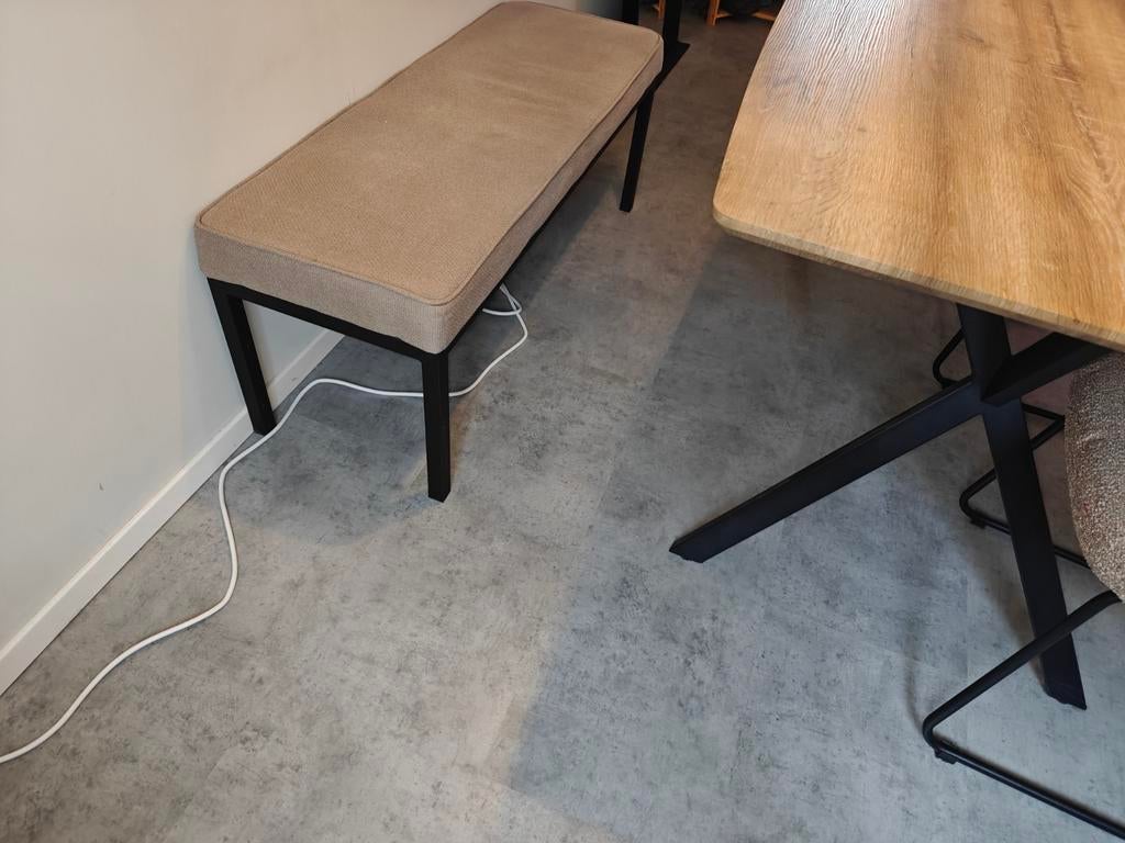 Yara Bankje - Gestoffeerd Grijs, Huis en Inrichting, Ophalen, Tweepersoons, Zo goed als nieuw, Minder dan 150 cm