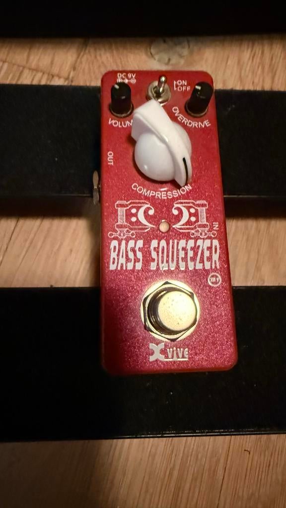 Electro Harmonix Silencer & Xvive Bass Squeezer, Ophalen of Verzenden, Gebruikt, Compressor