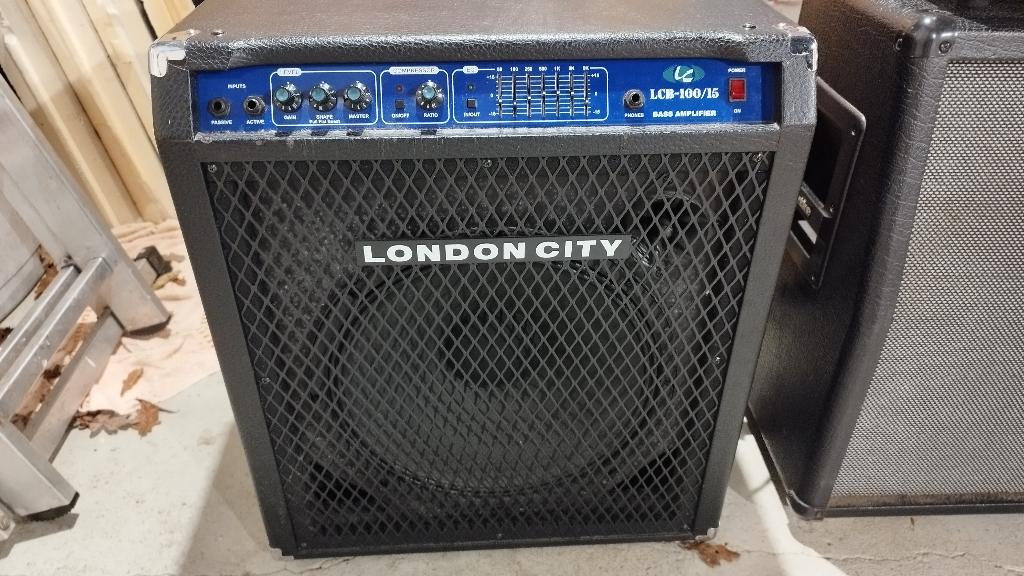 London city bascombo 110 Watt, Muziek en Instrumenten, Ophalen of Verzenden, Gebruikt, Basgitaar, 100 watt of meer