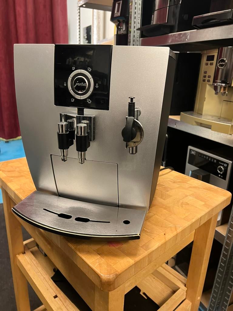 Jura j 5, Info@jura.com, 10 kopjes of meer, Koffiemachine, Ophalen of Verzenden