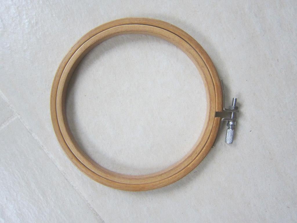 houten dubbele  borduren borduurring, Ophalen of Verzenden, Zo goed als nieuw, Handborduren, Onderdeel of Toebehoren