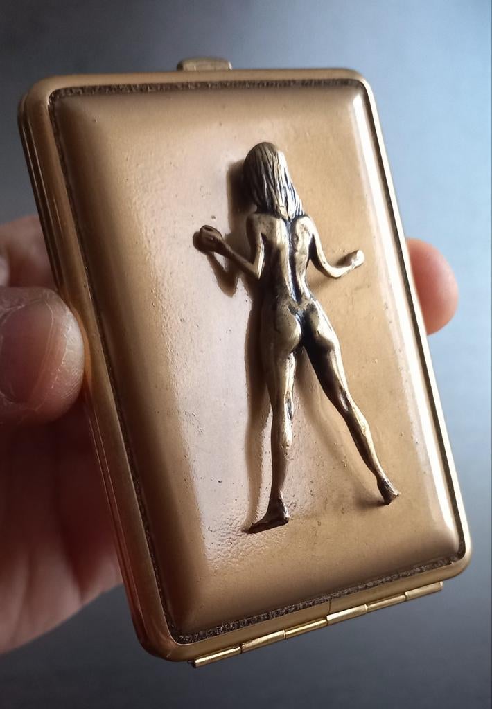 Duitse sigarettenkoker “v.H.” met brons naakt vrouwenfiguur, Ophalen of Verzenden, Zo goed als nieuw