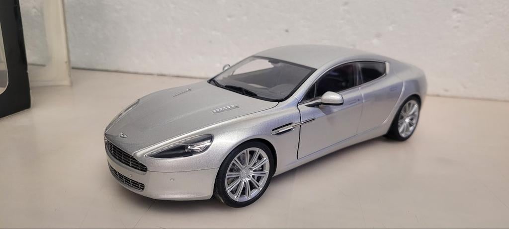 Autoart Aston Martin Rapide, Hobby en Vrije tijd, Modelauto's | 1:18, Ophalen of Verzenden, Zo goed als nieuw, Auto, Autoart