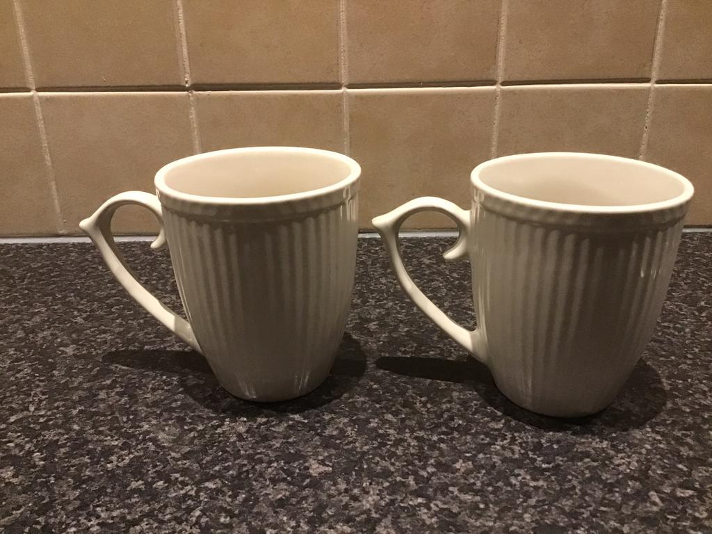 Servies 2 x…, Huis en Inrichting, Keuken | Servies, Ophalen, Zo goed als nieuw, Bord(en), Overige stijlen