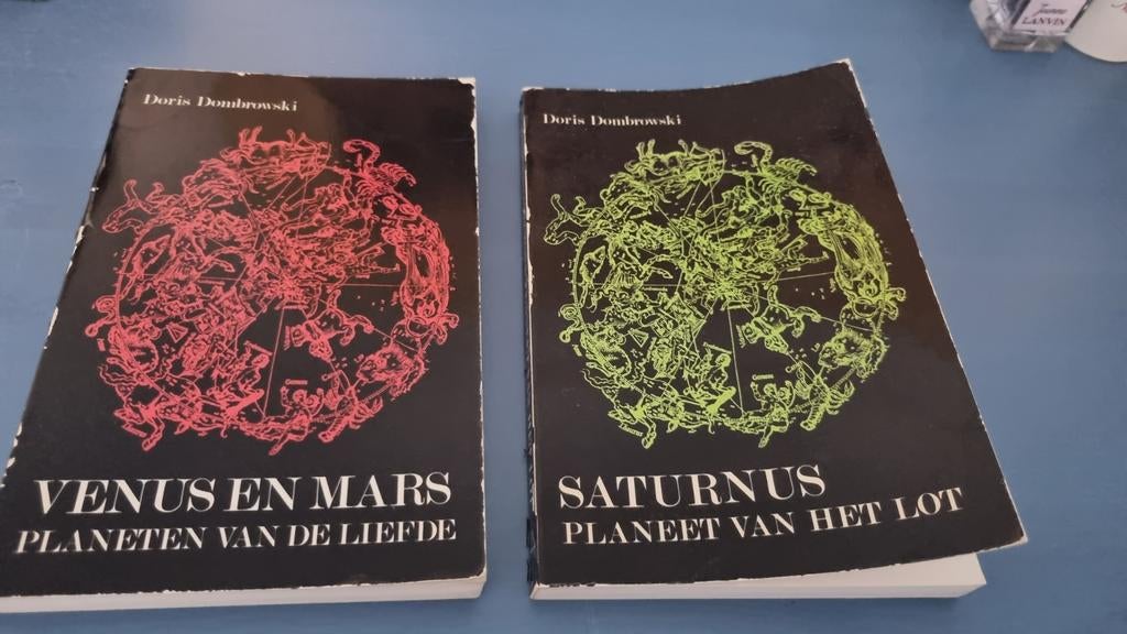 Astrologie boeken van Doris Dombrowski Venus Mars Saturnus, Boeken, Ophalen of Verzenden, Astrologie, Achtergrond en Informatie