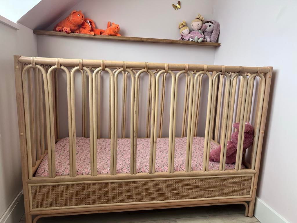 Prachtig Boho Rainbow Rotan Ledikant, Ophalen, Zo goed als nieuw, Ledikant