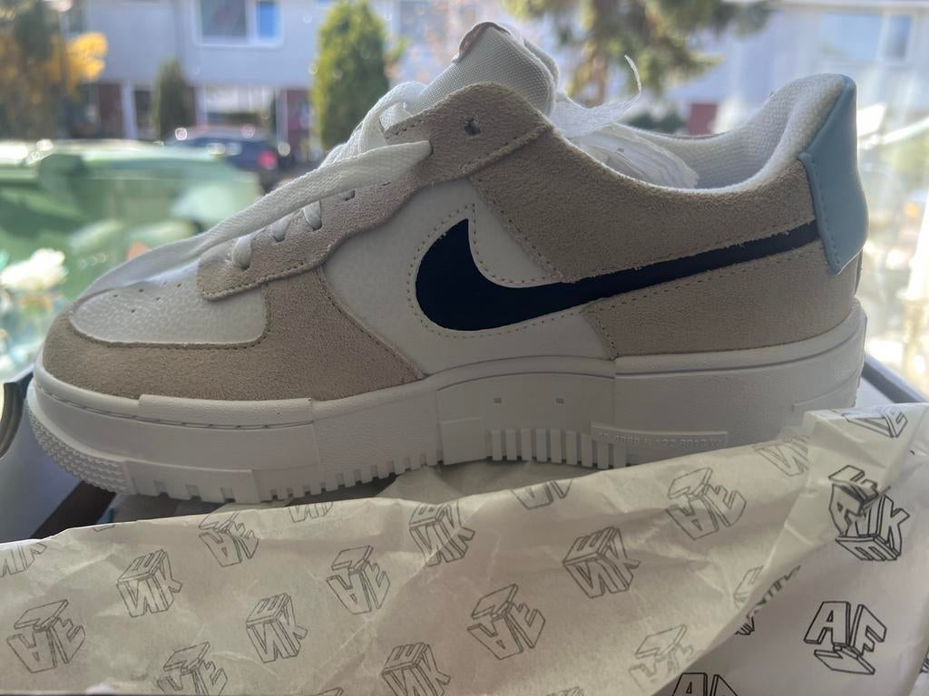 Nike Air Force 1 Low Pixel Desert Sand, Ophalen of Verzenden, Nieuw, Beige, Sneakers of Gympen