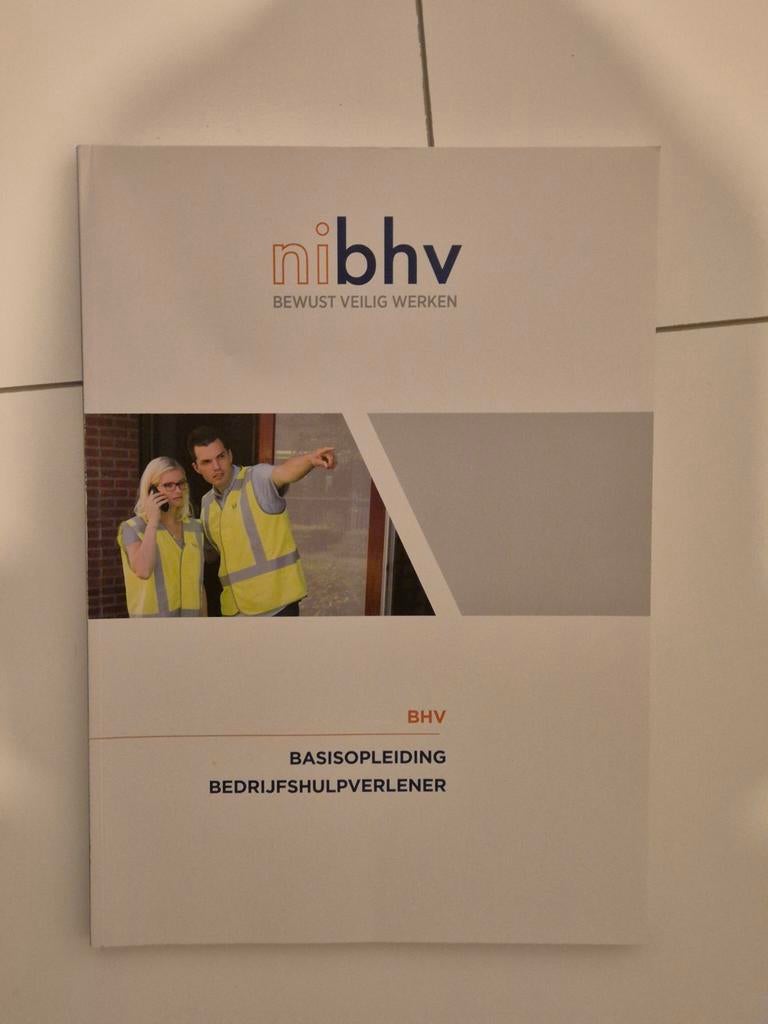 BHV Basisopleiding bedrijfshulpverlener boek, Ophalen of Verzenden