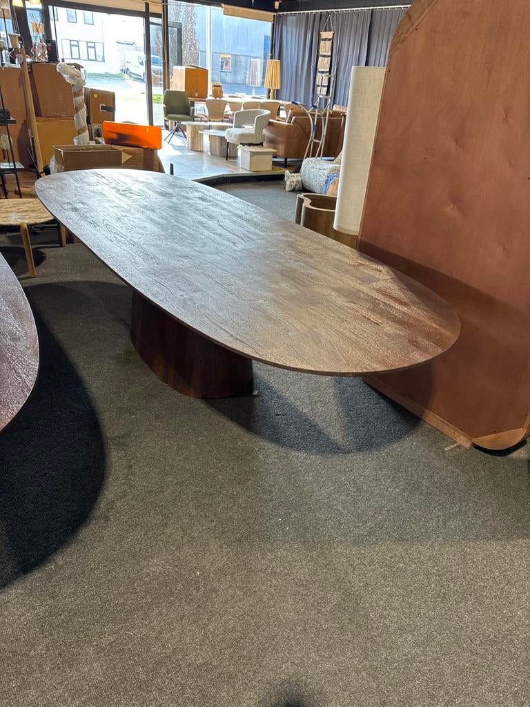 Eleonora Eettafel Aron 300cm - Showroommodel 40% korting!, Ophalen, Zo goed als nieuw, Ovaal, 200 cm of meer