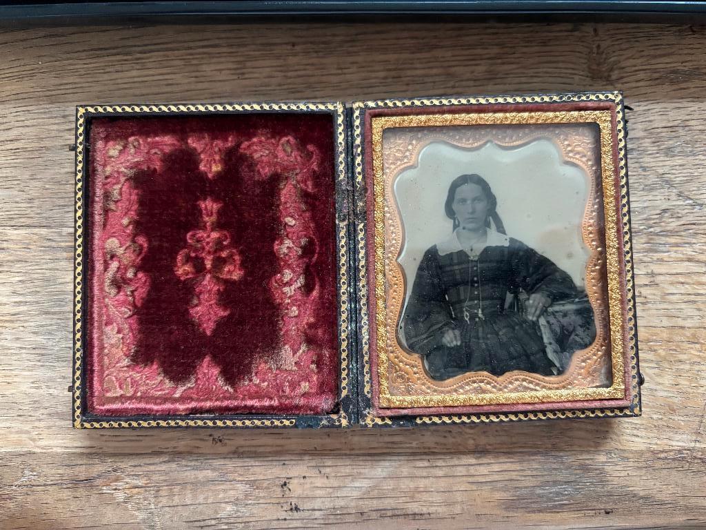 Daguerreotype vrouw antieke foto, Gebruikt, Foto, Ophalen of Verzenden, Voor 1940