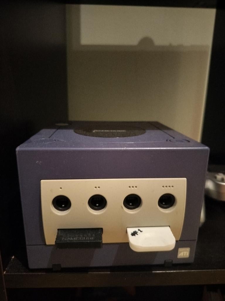 Paarse gamecube, Double Dash, Sunshine en Zelda+bijbehoren, Spelcomputers en Games, Ophalen of Verzenden, Gebruikt, Met 2 controllers