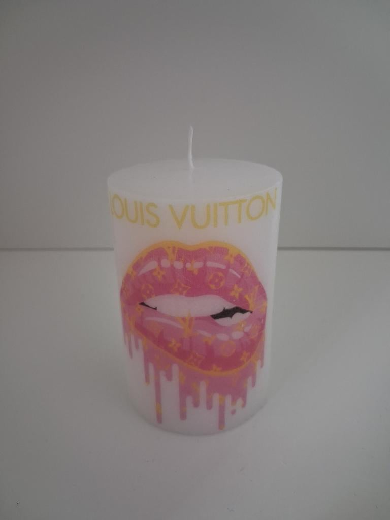Louis Vuitton kaars met lippen design, Overige materialen, Overige kleuren, Nieuw, Ophalen of Verzenden