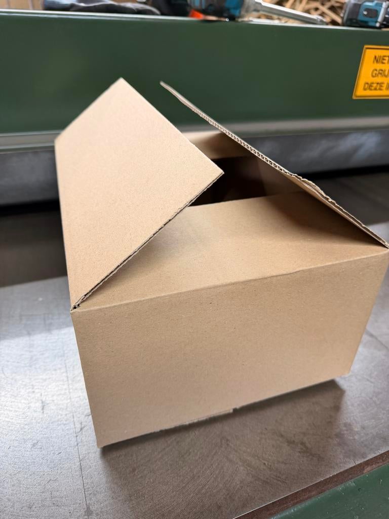 Dozen Verzendozen 37x25x14 cm 1200 stuks perf voor webshops, Doos, Minder dan 50 cm, Ophalen of Verzenden, Minder dan 40 cm