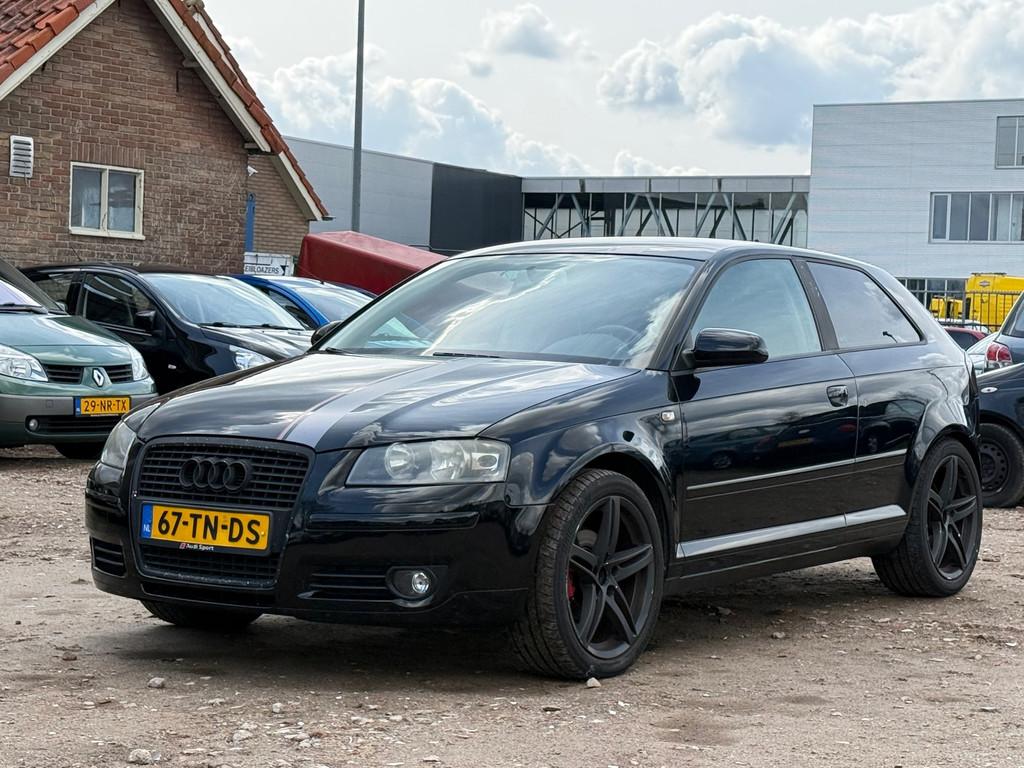 Audi A3 1.6 FSI Attraction/ VELGEN/ CRUISE, Auto's, Audi, Voorwielaandrijving, 15 km/l, Gebruikt, 116 pk