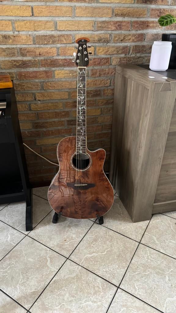 Ovation Celebrity Tradition CS-24P-NBM, Muziek en Instrumenten, Snaarinstrumenten | Gitaren | Akoestisch, Ophalen of Verzenden
