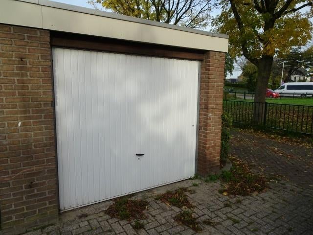 Te huur garagebox in Almelo wijk Schelfhorst