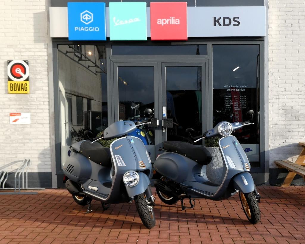 Vespa Officina 8 model GTV 310 en Primavera