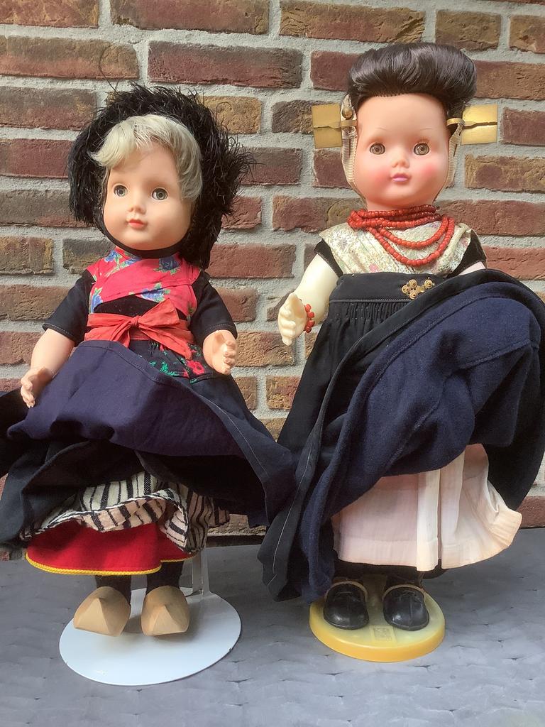 Klederdracht oude poppen top gekleed, prijs v.Samen, Ophalen of Verzenden, Zo goed als nieuw, Pop